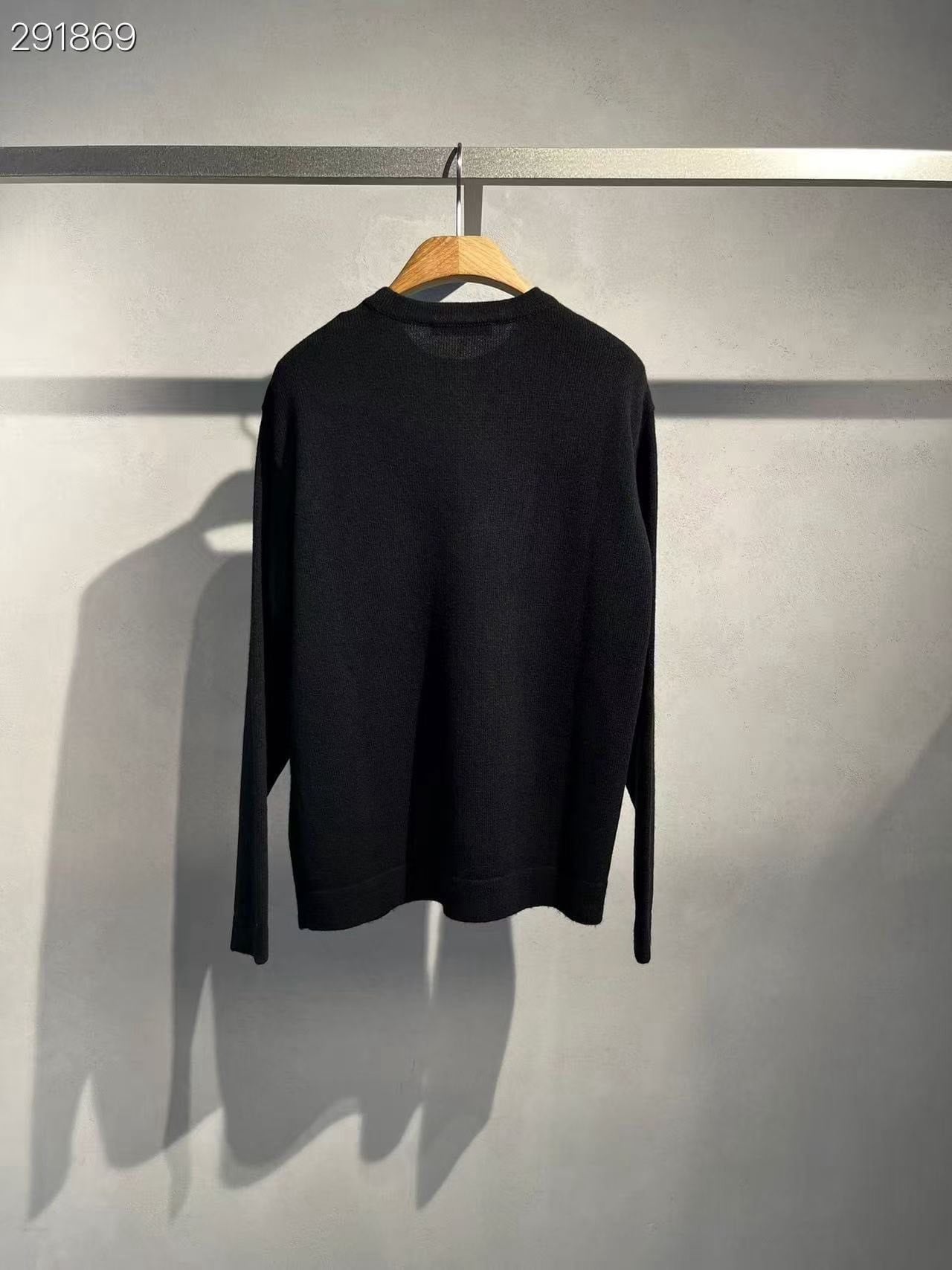  Áo len đen dài tay chú ngựa đỏ 