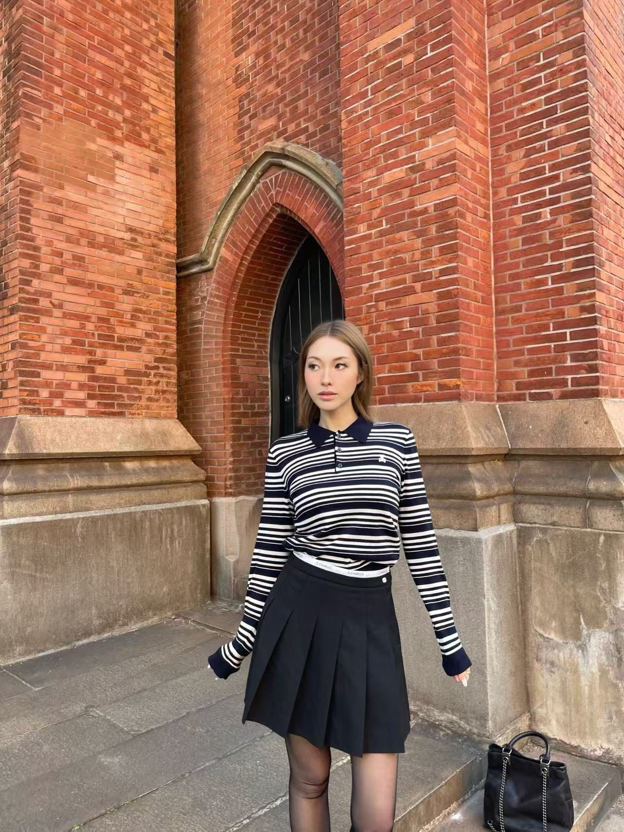  Áo T-shirt màu đen dành cho nữ 