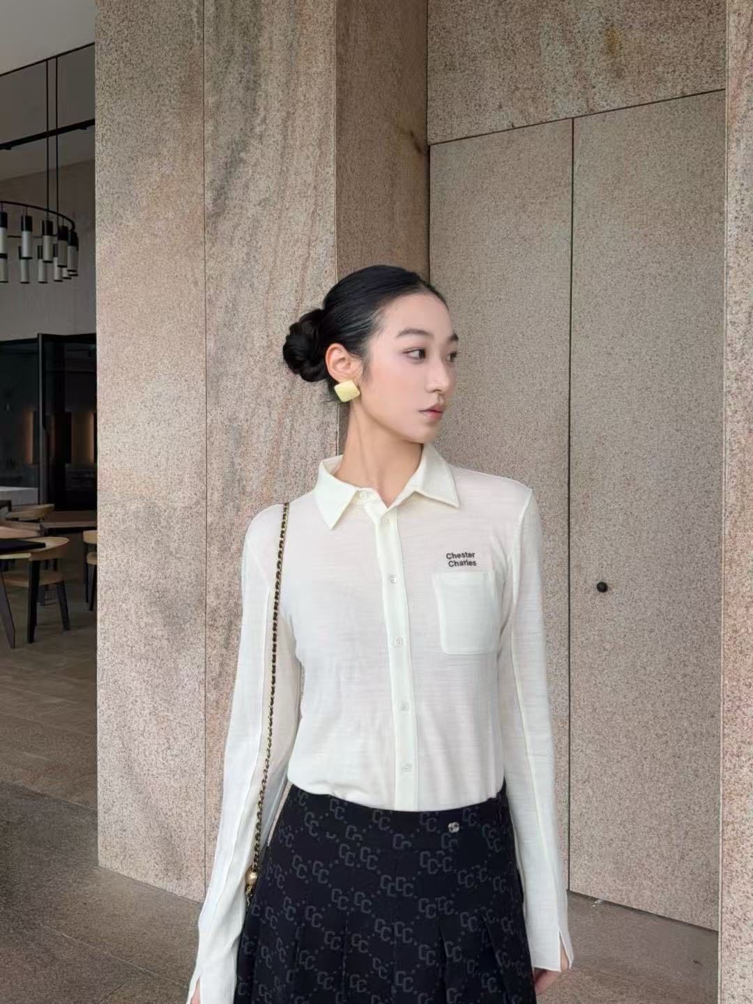  Áo Polo trắng, Chữ đỏ 1 bên 