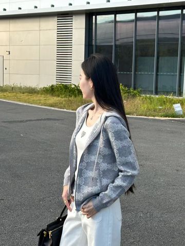  Áo khoác có mũ xám hoa CH 