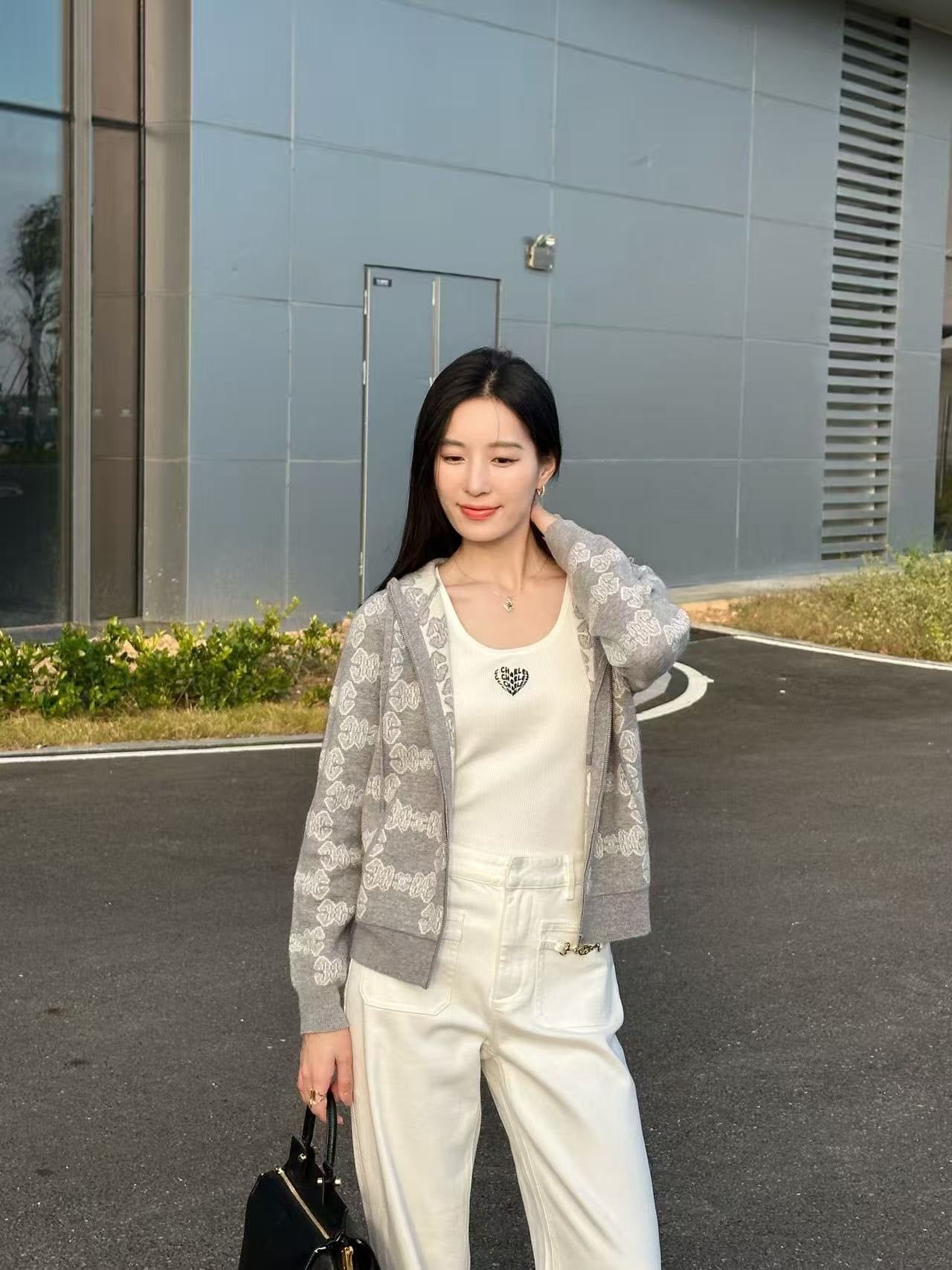  Áo khoác có mũ xám hoa CH 