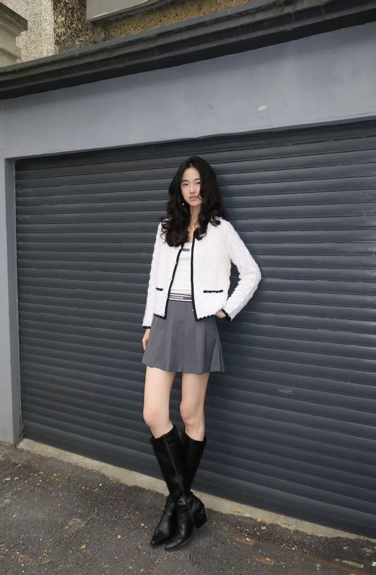  Áo hai dây trắng Logo chữ nhật nhỏ ngực 