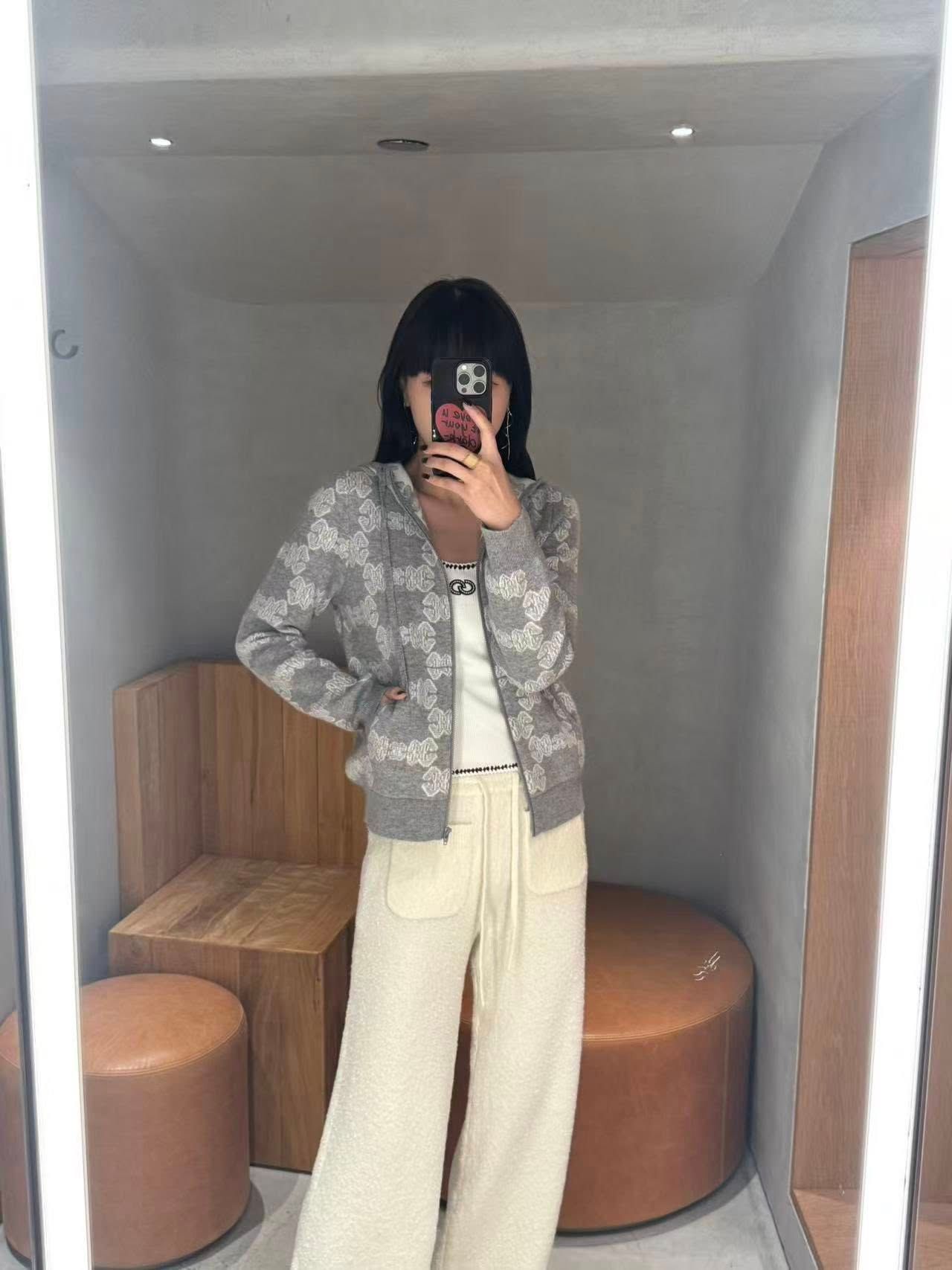  Áo khoác có mũ xám hoa CH 