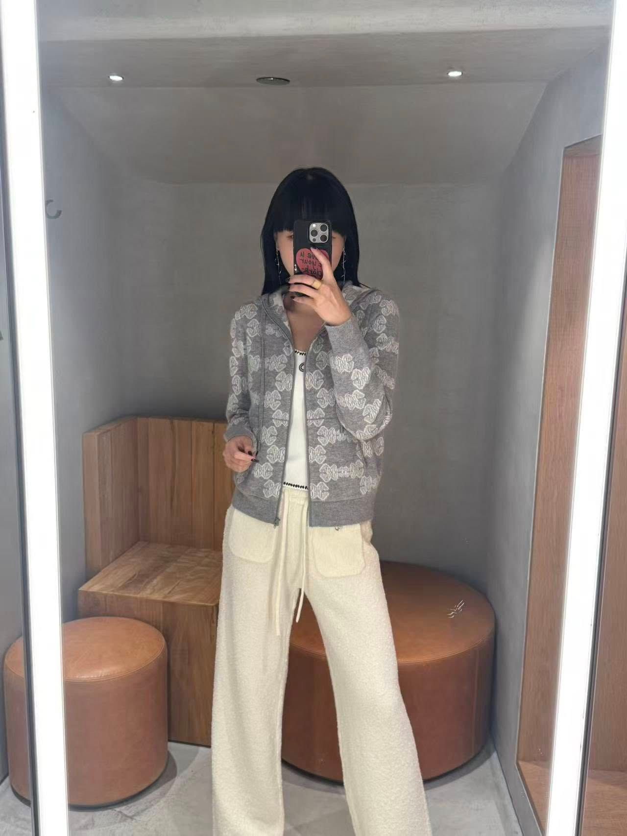  Áo khoác có mũ xám hoa CH 