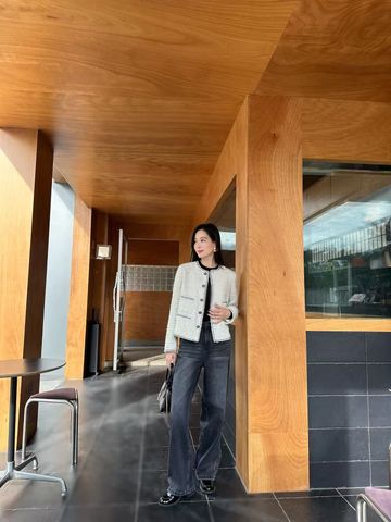  1.Áo tweed trắng chấm đen -cúc đen 