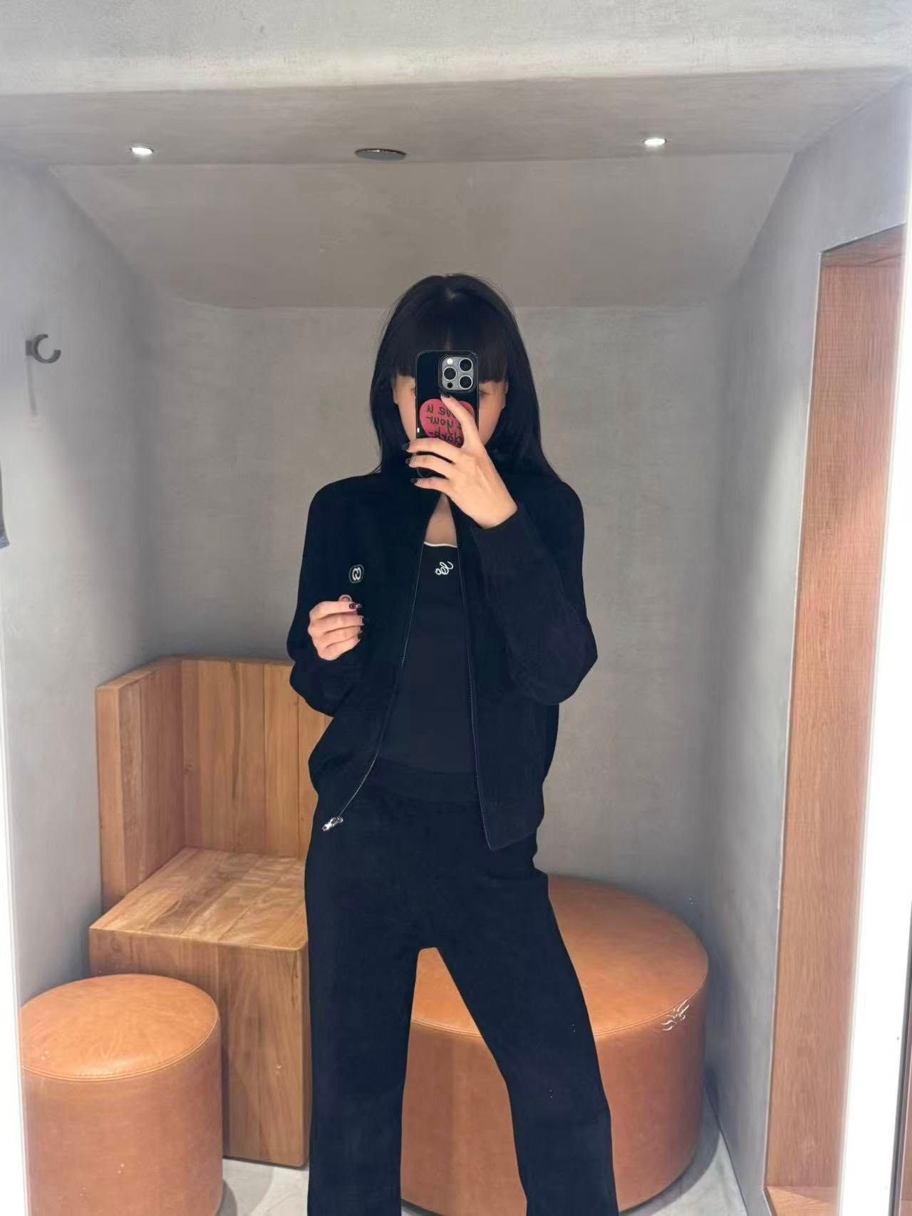  Bộ Áo khoác nhung& quần nhung đen xốp, logo trắng 1 bên (SET) 