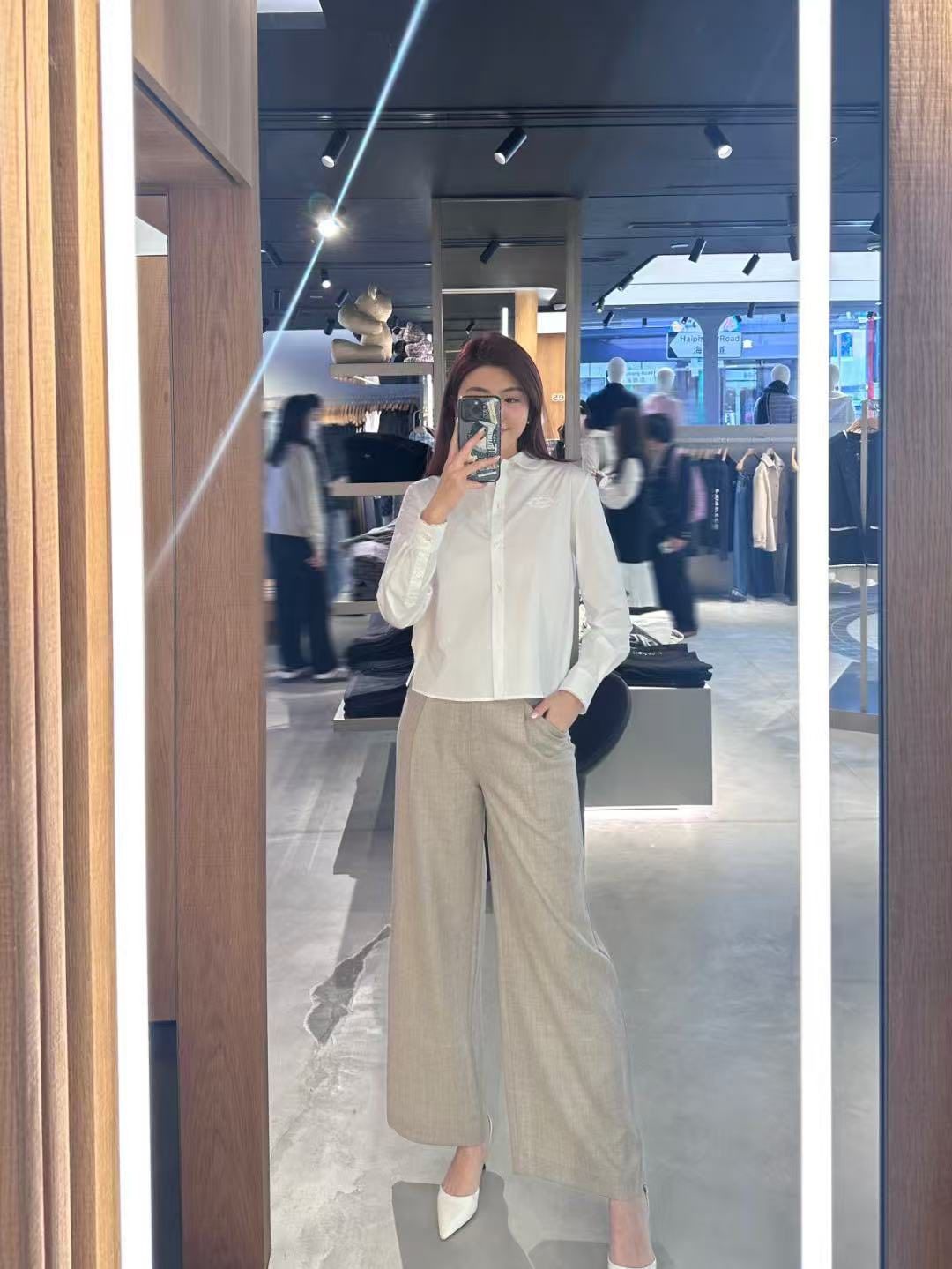 Quần vải màu beige new ss 