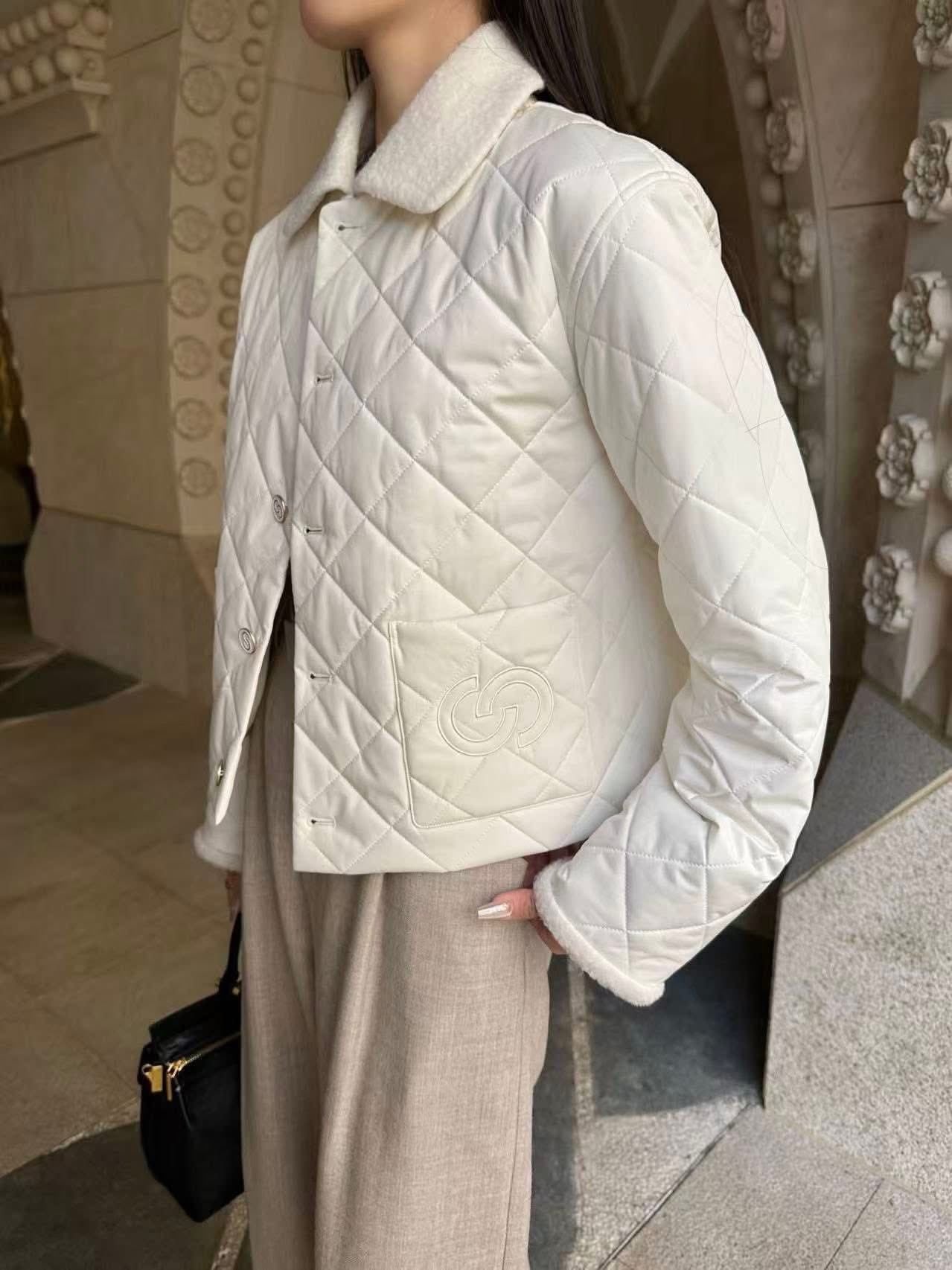  Áo phao trám trắng cổ lông 