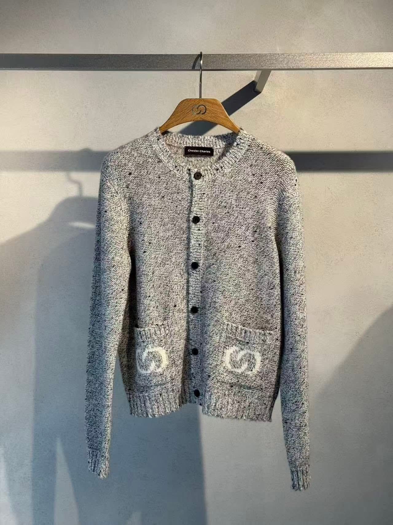  Áo CDG xám 2 túi Logo trắng 