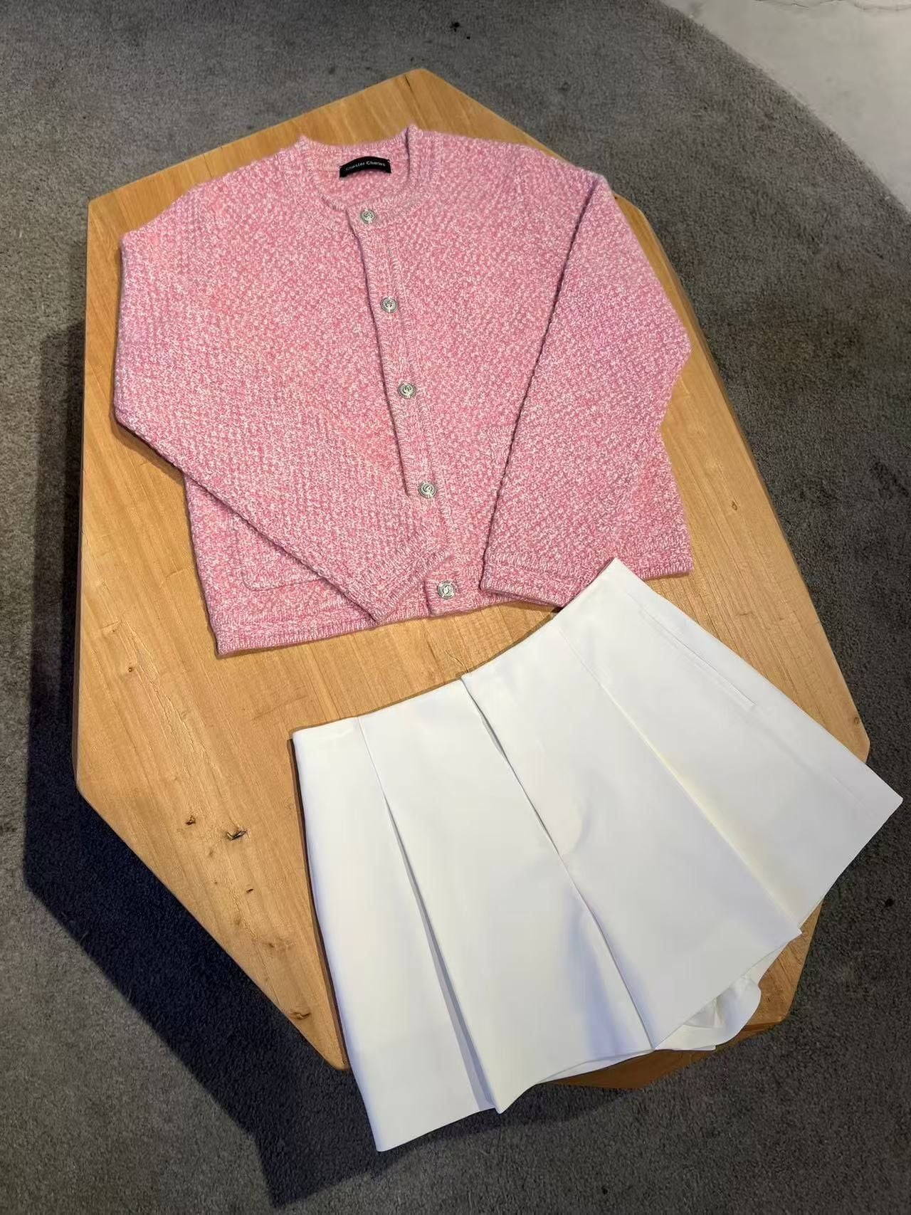  Áo CDG hồng cashmere 2 túi logo 