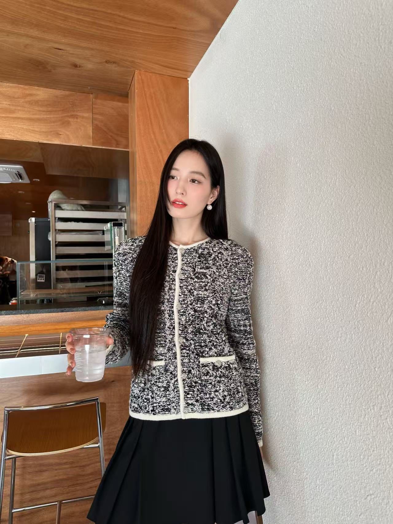  Áo CDG xám viền trắng 