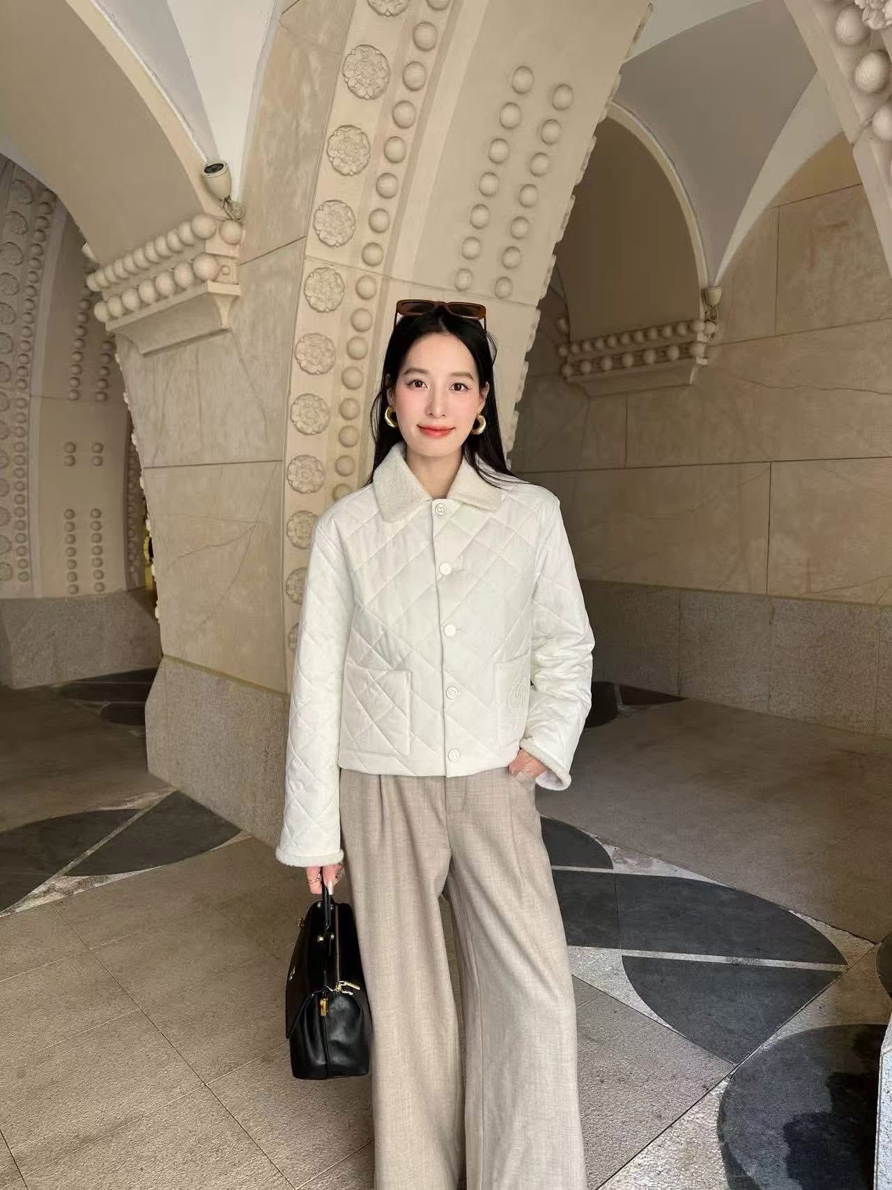  Áo phao trám trắng cổ lông 