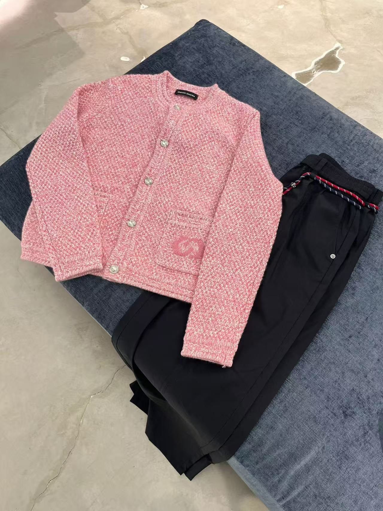  Áo CDG hồng cashmere 2 túi logo 