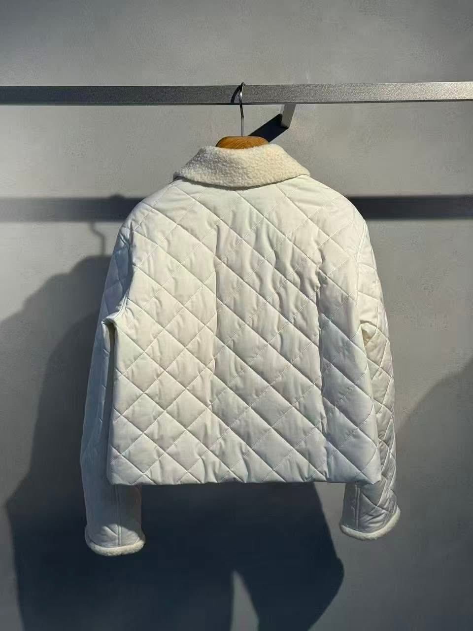  Áo phao trám trắng cổ lông 