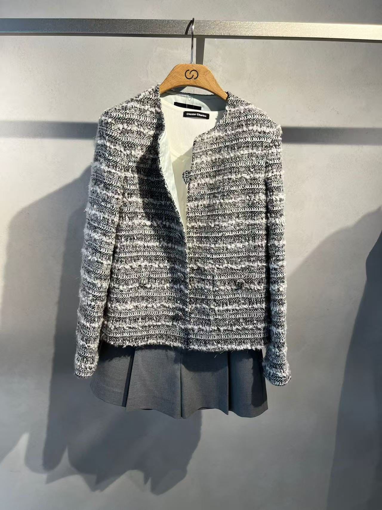  Áo Tweed ghi xám kẻ trắng 