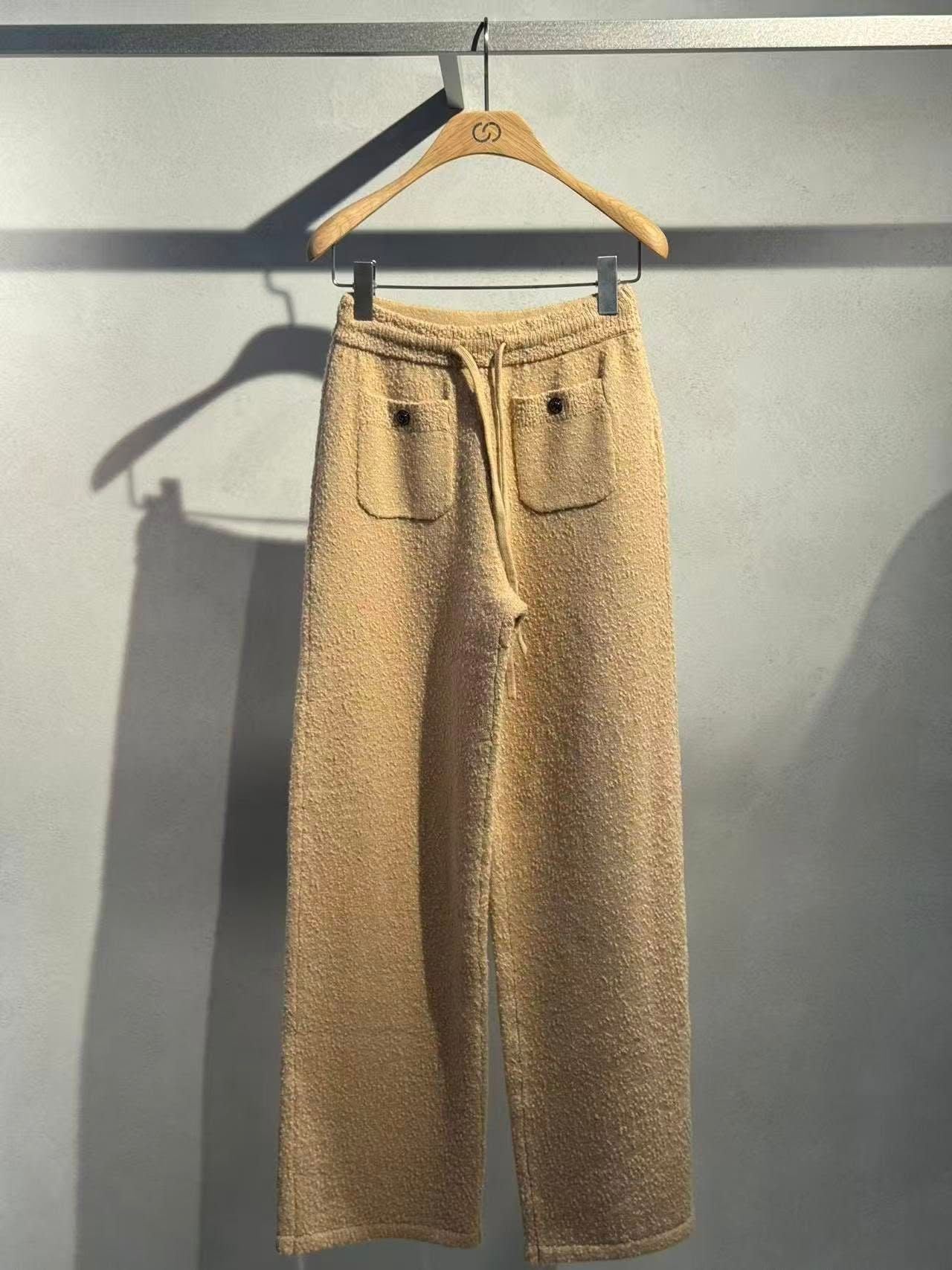  Bộ áo khoác len và quần len vàng dây rút cạp chun bông hoa CH set 