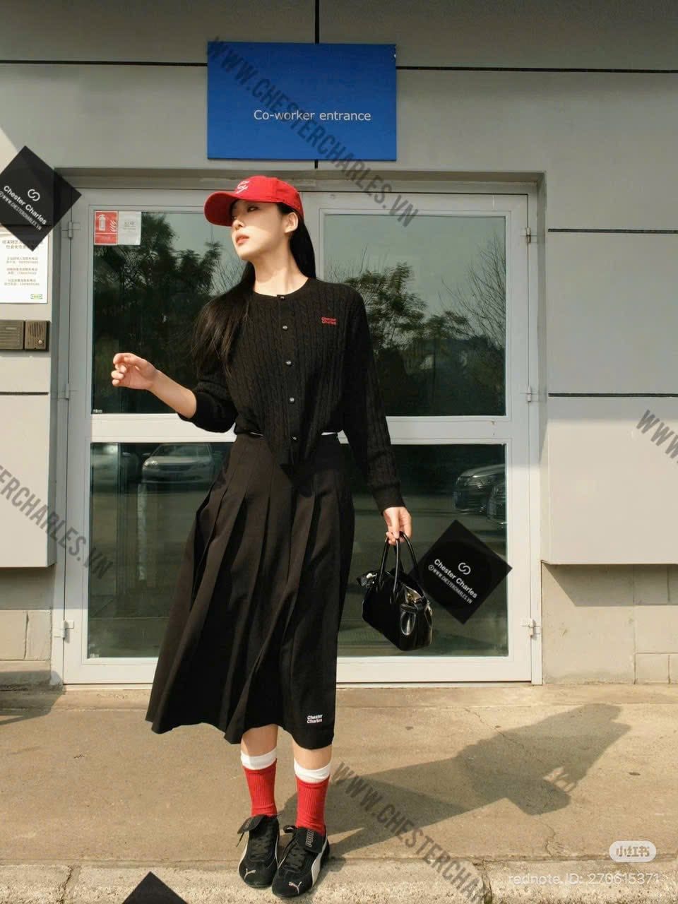  CDG đen vặn thừng chữ CC đỏ ngực trái 