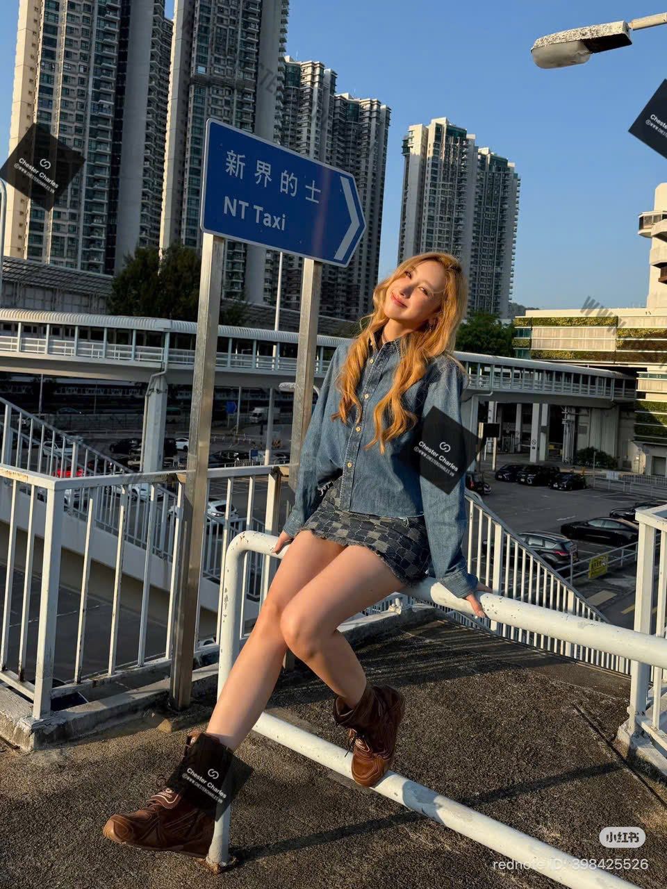  Áo Sơ mi jean xanh, túi áo chữ, tay lật nâu 