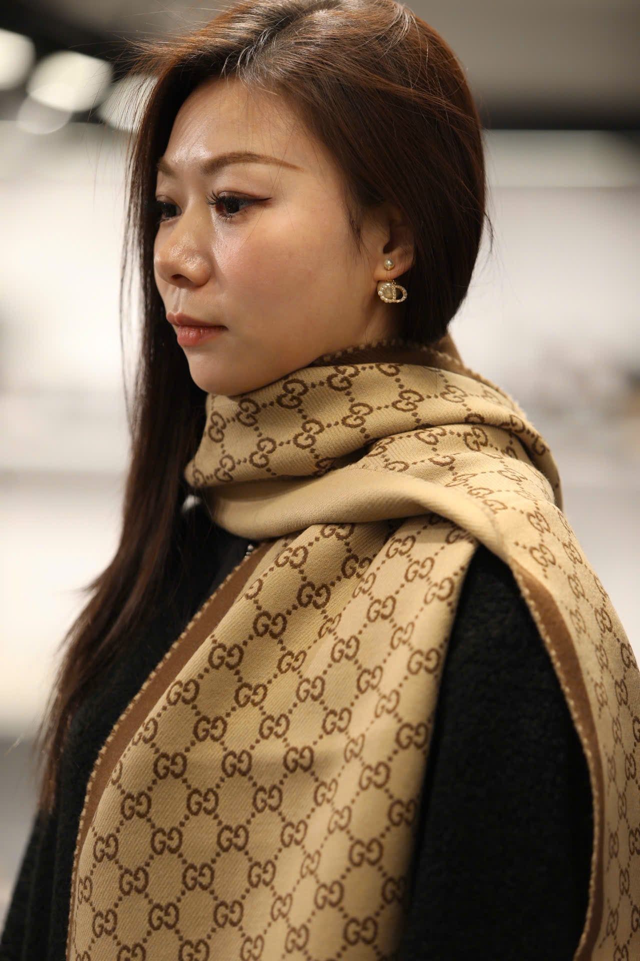  B_11.5__Khăn len GC , viền nâu 