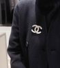  Cài áo Chanel đá trắng 