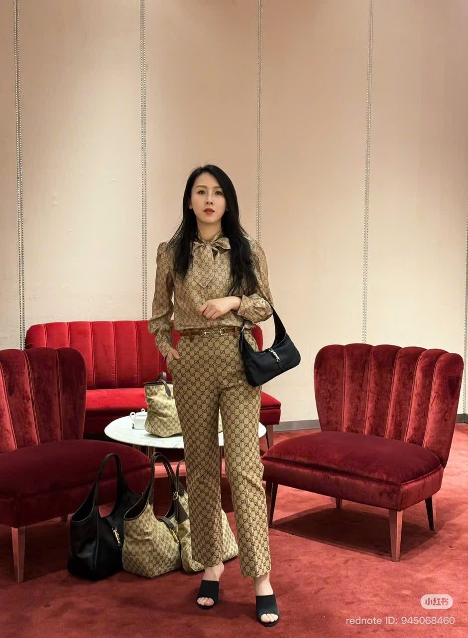  B_15.90__Quần vải dài GC nâu tag da 