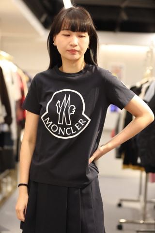  Áo phông đen ngắn tay Moncler 