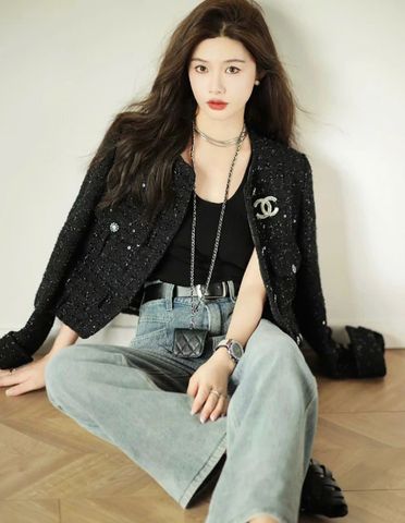  Cài áo Chanel đá trắng 