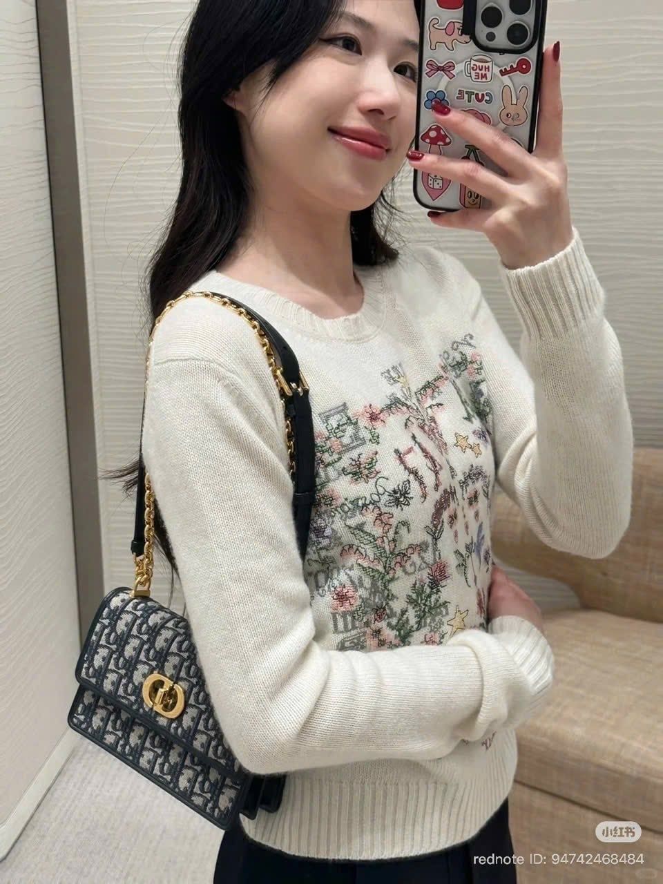  Áo len trắng Dior 