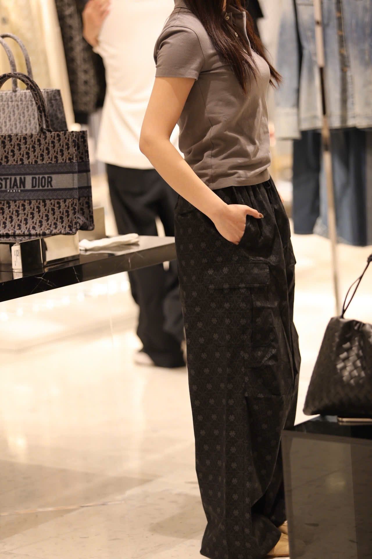  Quần gió xám full logo -dây rút 