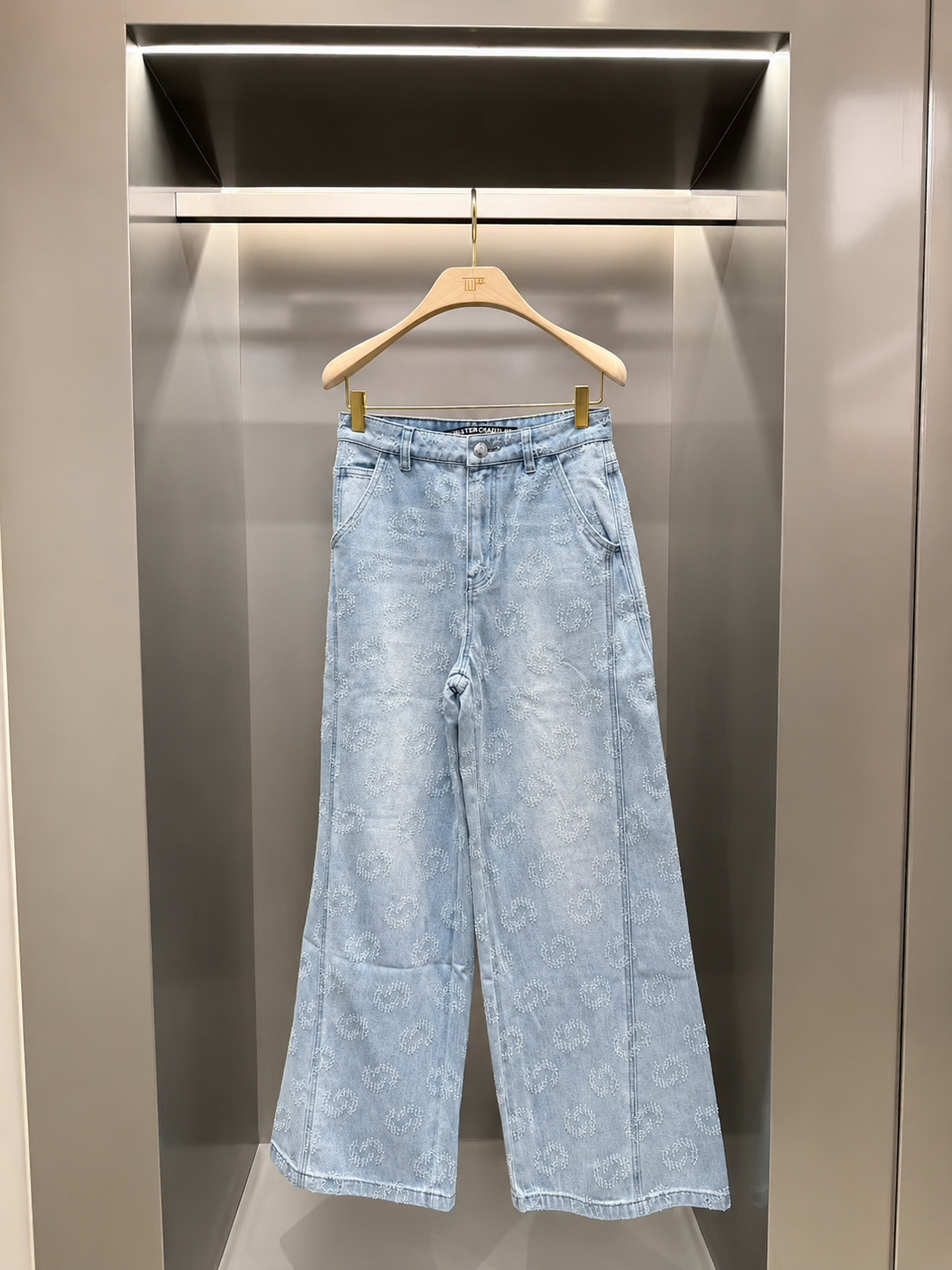  Quần Jeans Xanh Wash Monogram Logo CC 