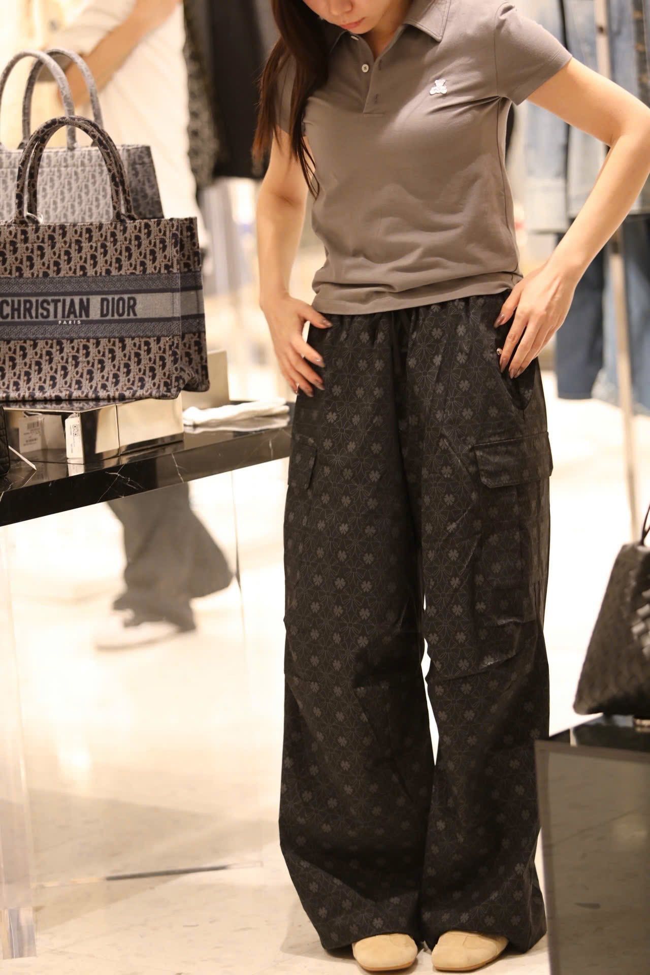  Quần gió xám full logo -dây rút 