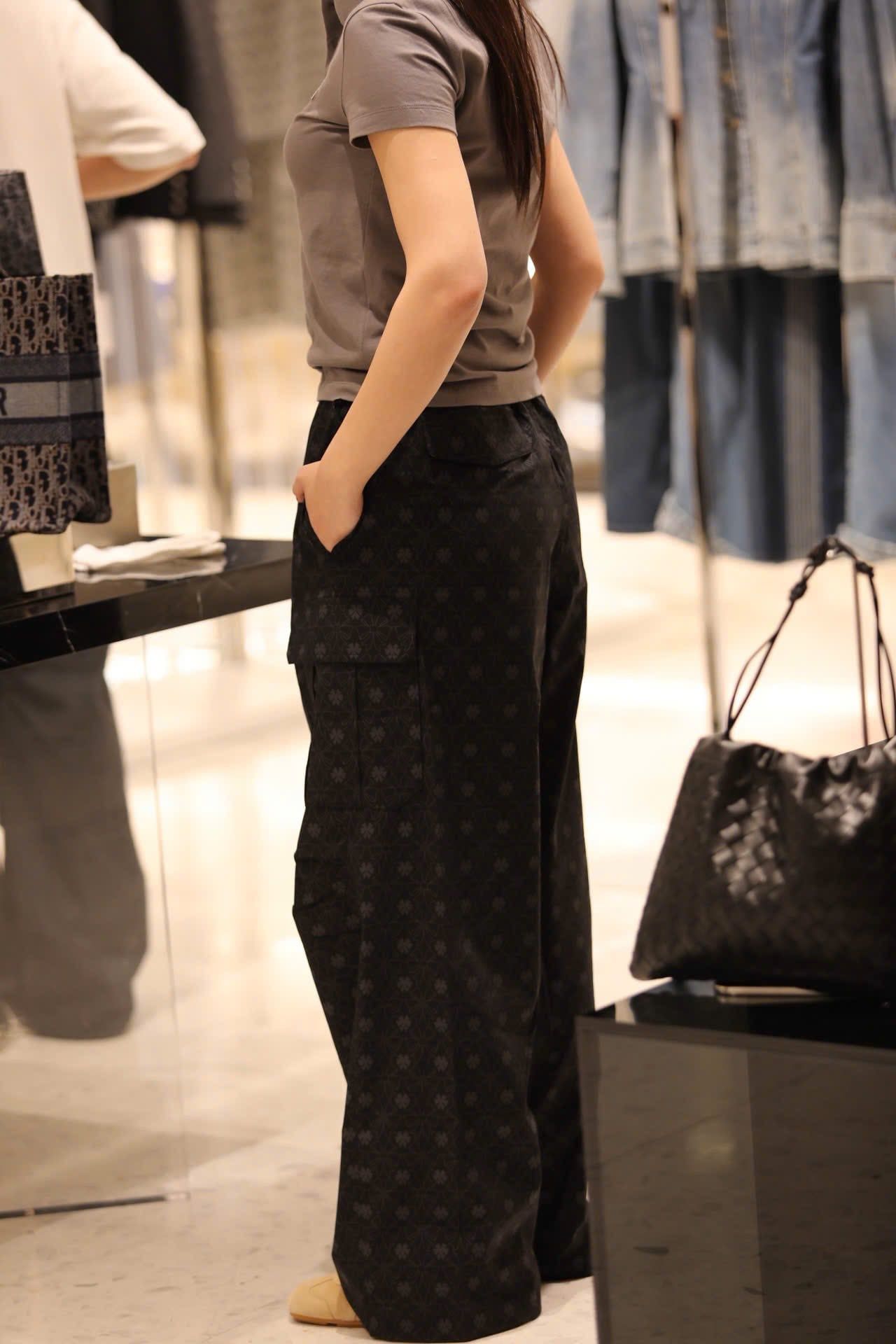  Quần gió xám full logo -dây rút 