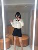 1.Sơ mi trắng - nơ cổ 