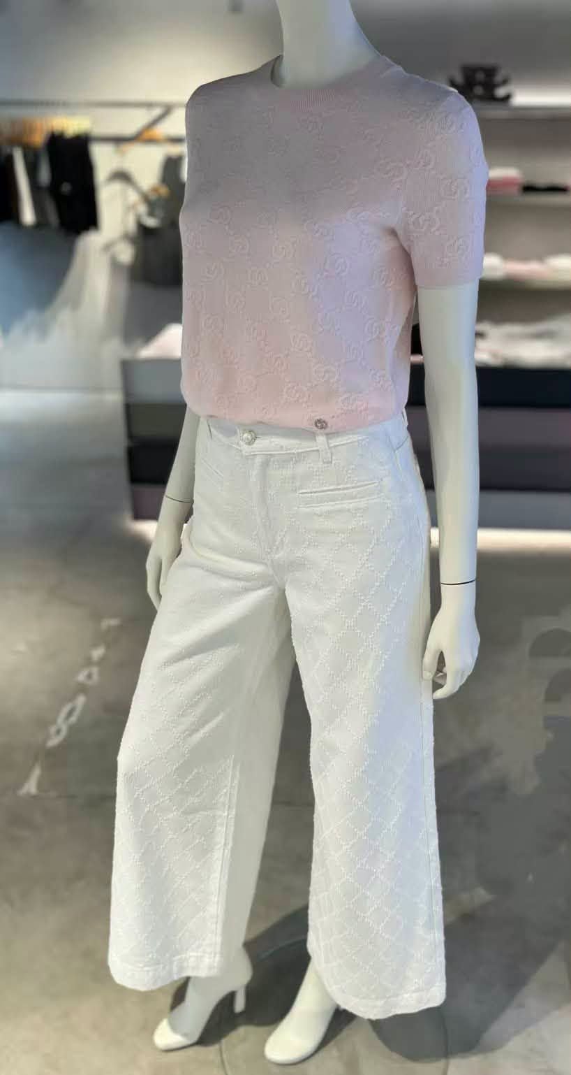  Áo ngắn tay Monogram, cổ tròn hồng pastel 