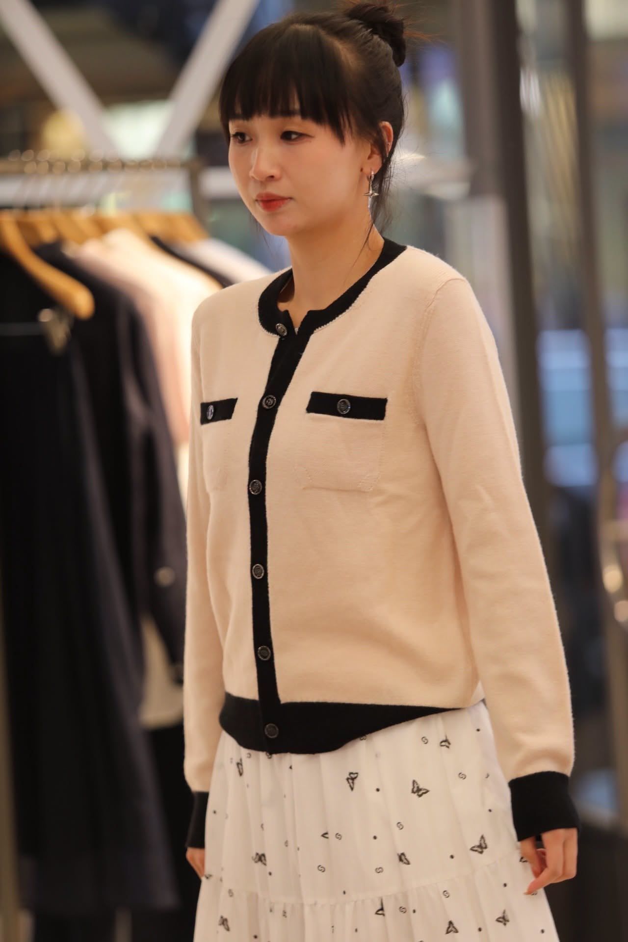  CDG hồng nhạt 2 túi trước - viền đen 