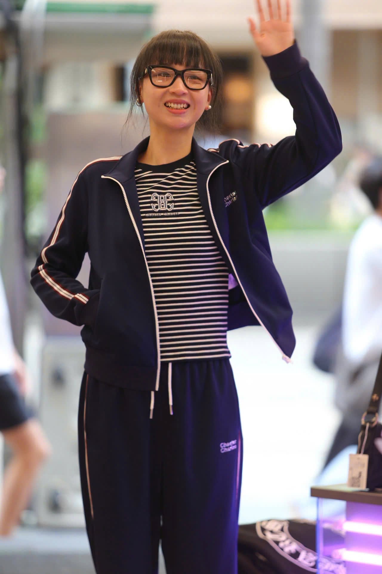  Bộ Đồ Thể Thao Navy Viền Sọc Chester Charles (SET) 