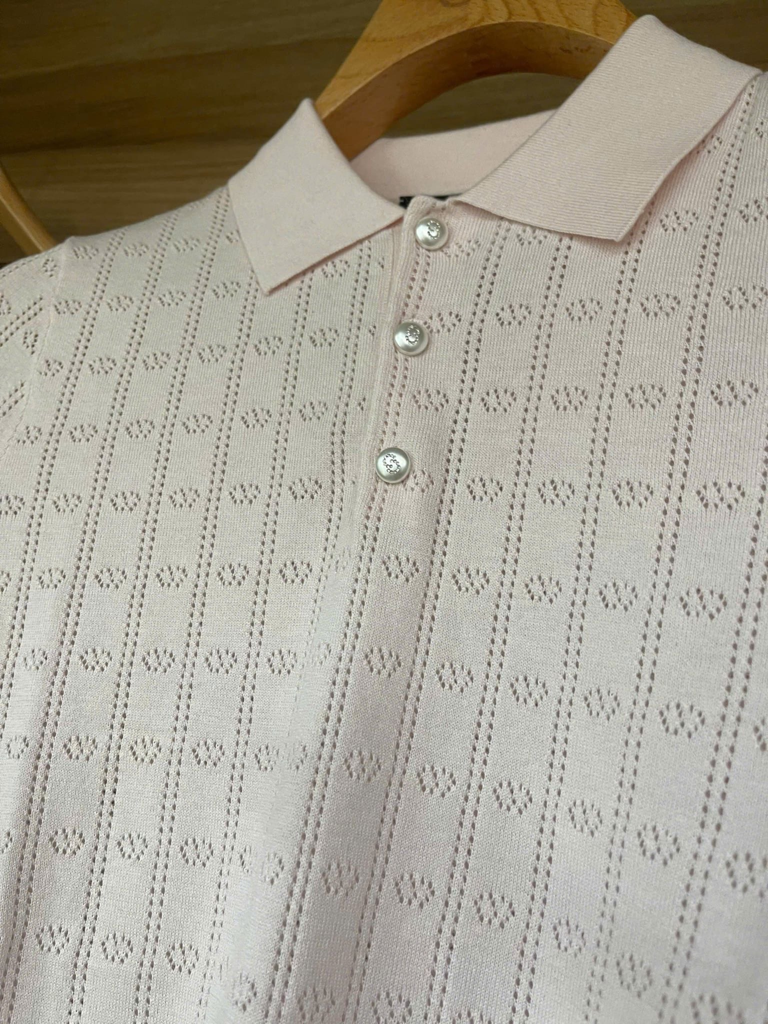  Áo polo hồng full logo, 3 cúc ngọc 