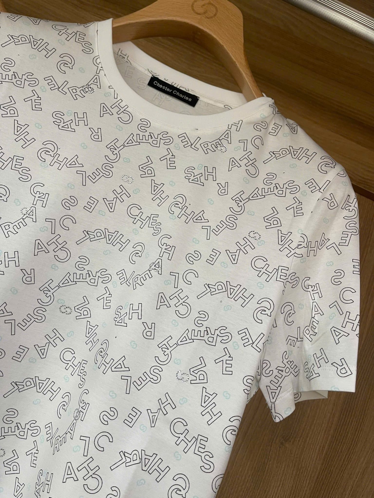  Áo thun trắng cotton Chữ in chìm 