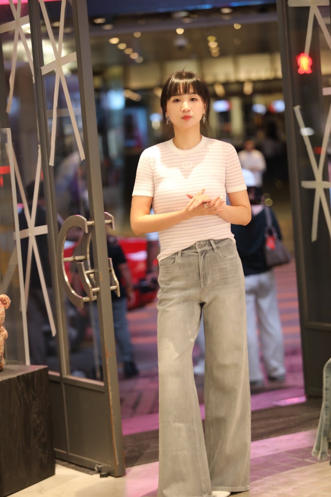  1.Quần jean suông xám tro mài -chữ túi sau 