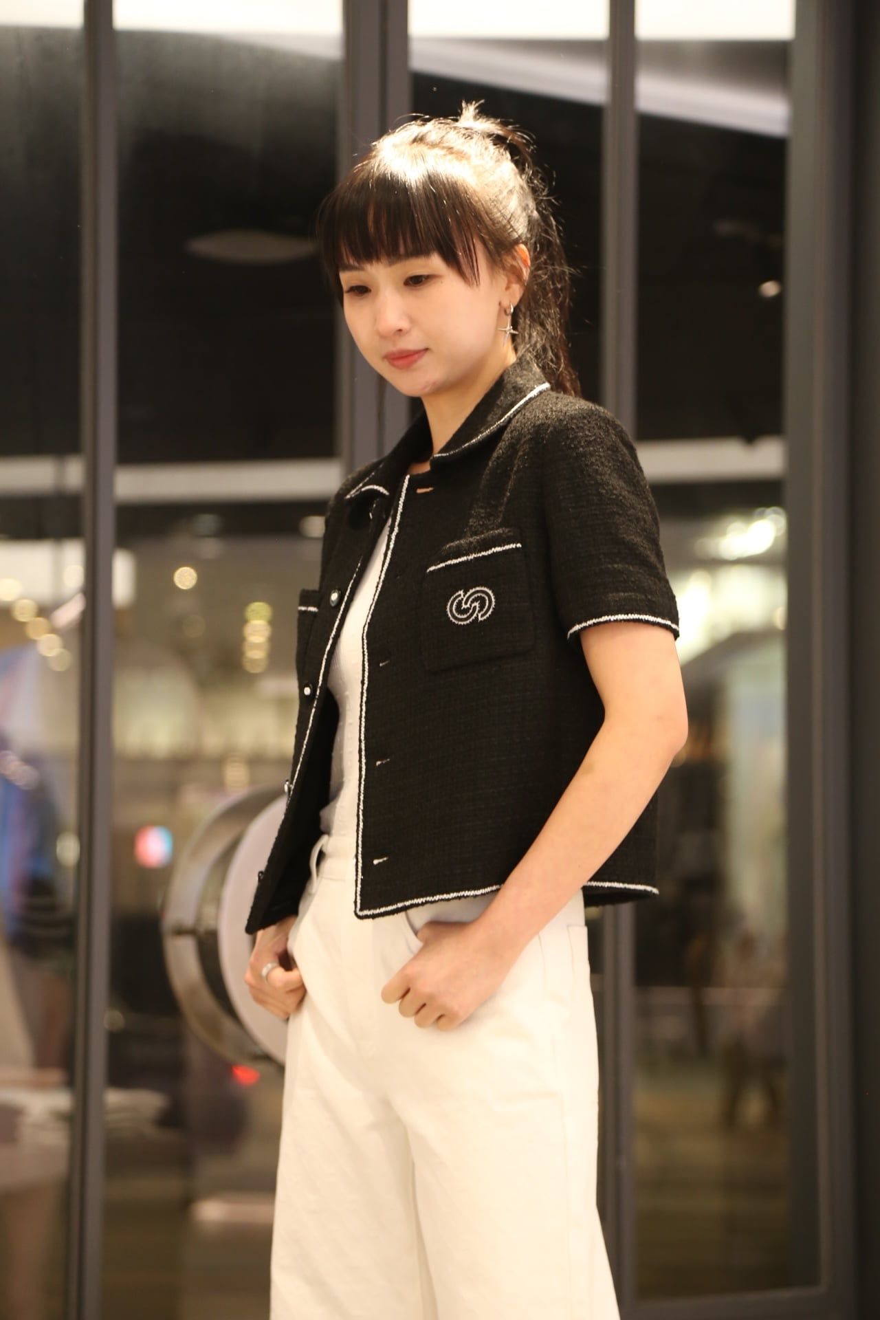  1.Áo tweed đen CDG viền trắng ngắn tay-logo túi ngực 