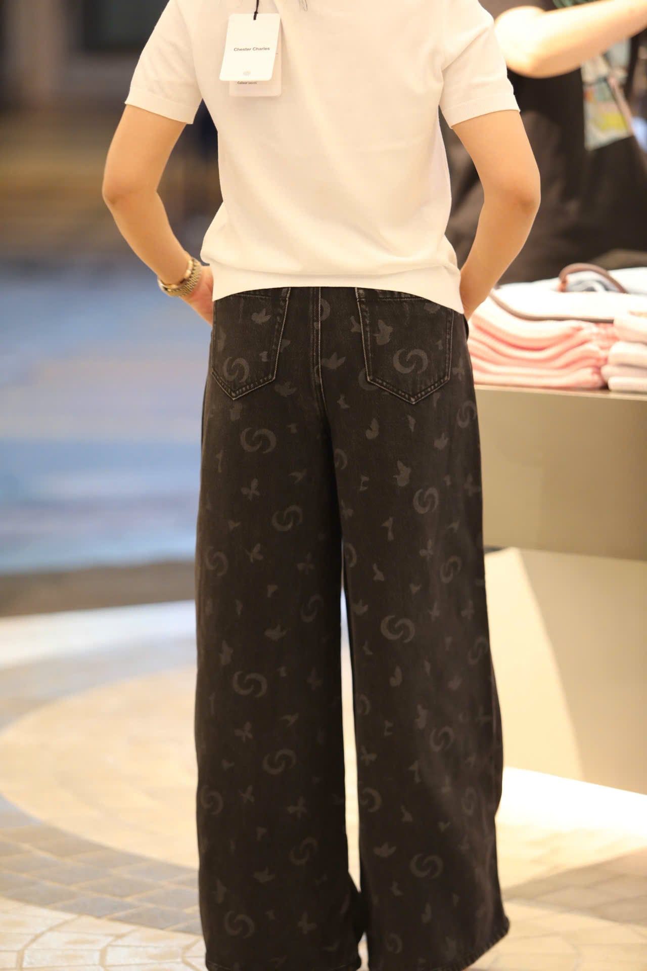  1.Quần jean Giấy đen - hoạ tiết 