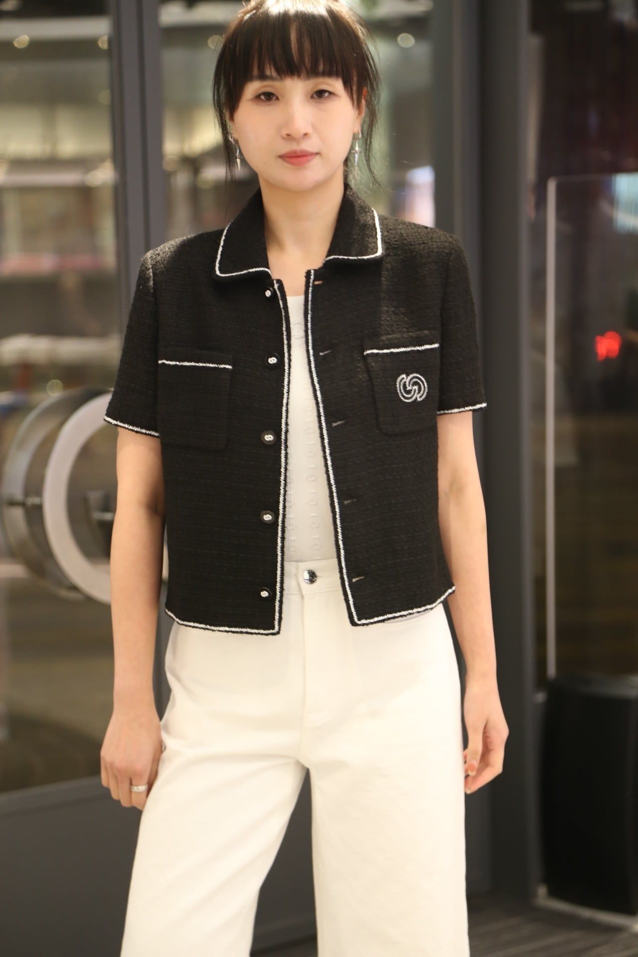  1.Áo tweed đen CDG viền trắng ngắn tay-logo túi ngực 