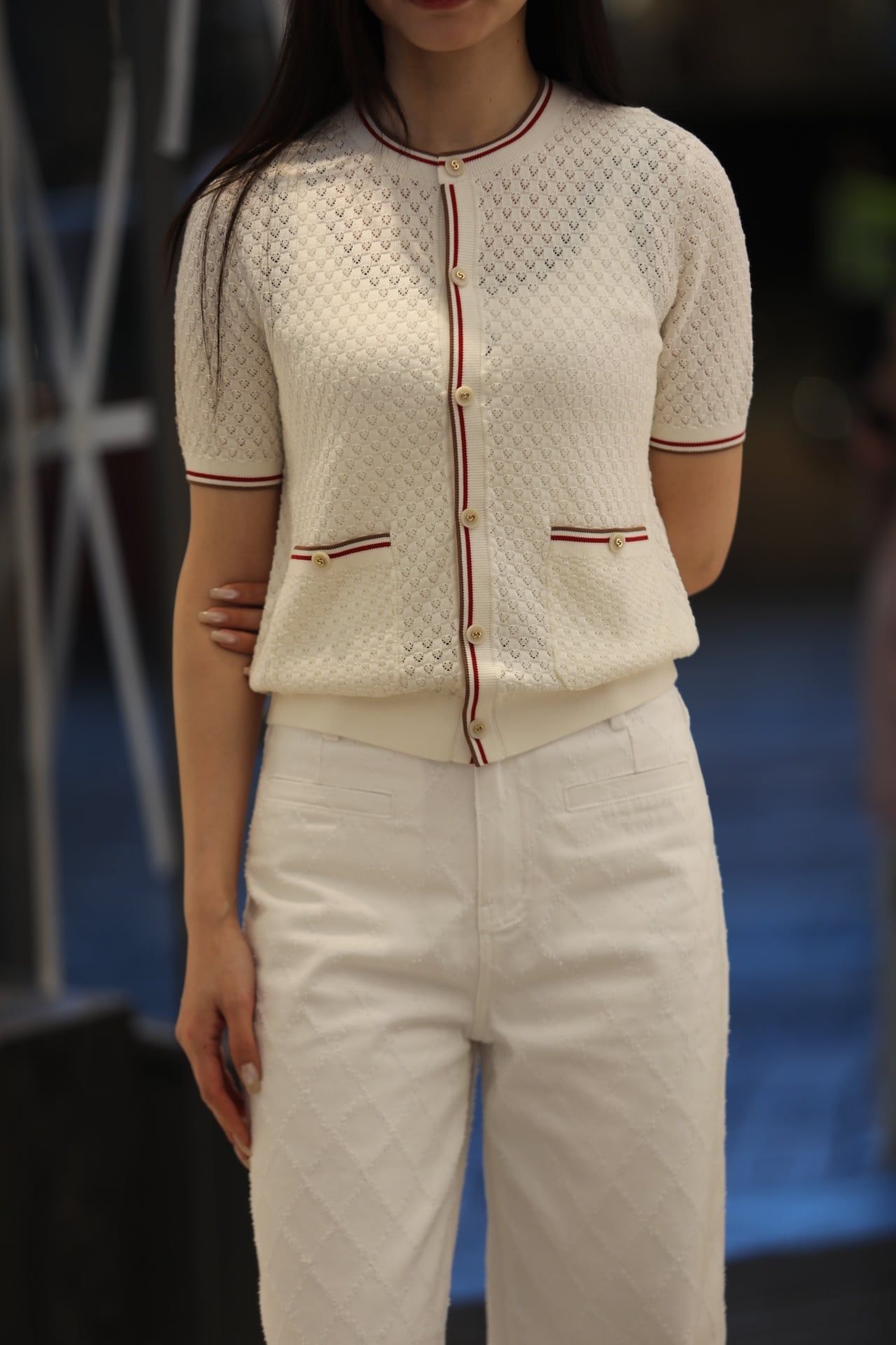  Áo CDG ngắn tay kem viền đỏ Burgundy 