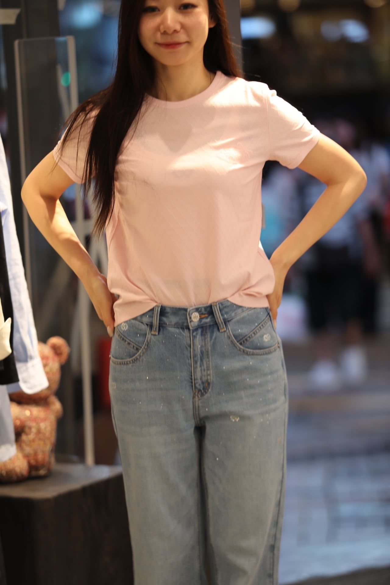  Jean xanh nhạt đính đá vẩy 