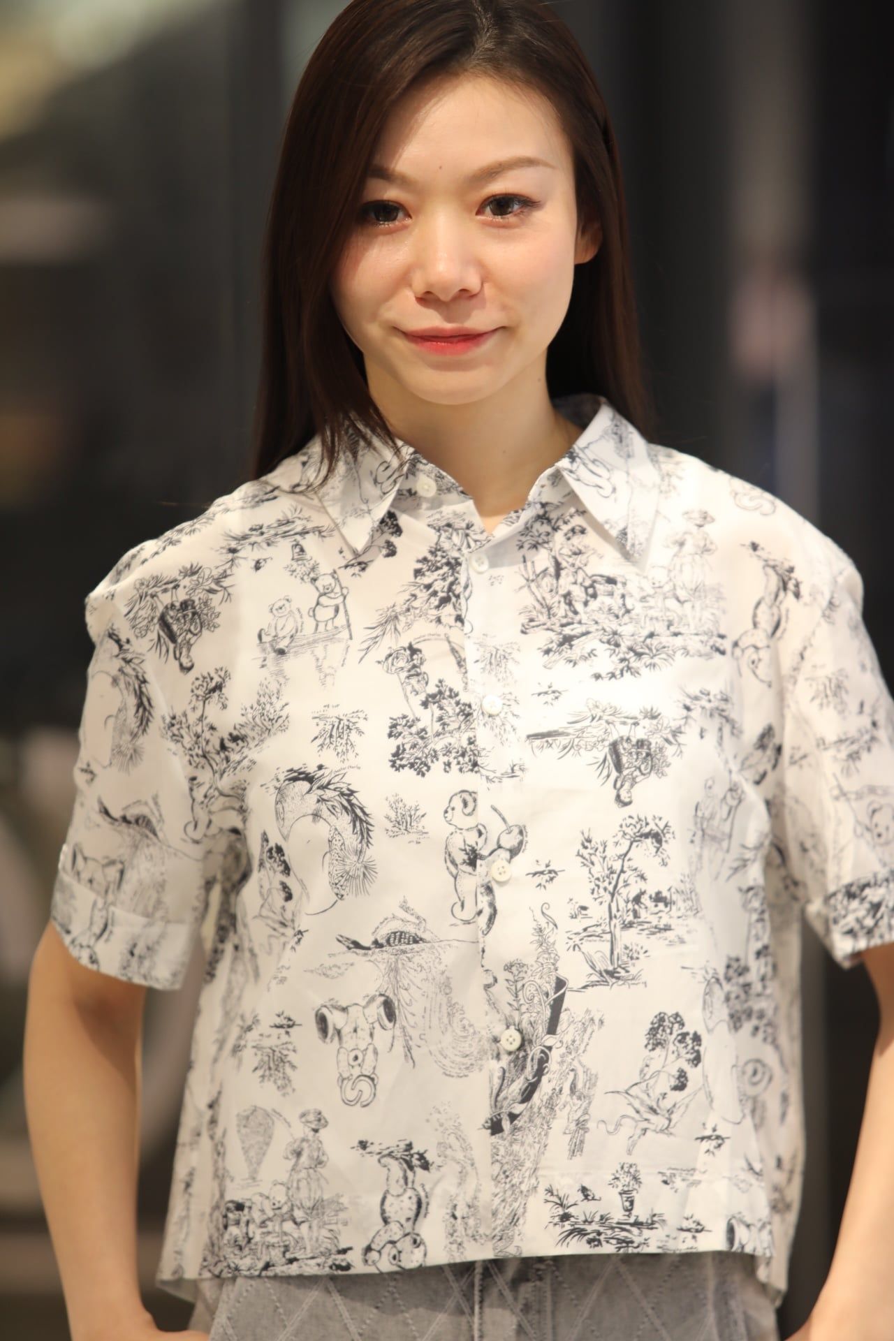  3.Áo sơ mi ngắn tay họa tiết ( sét) 