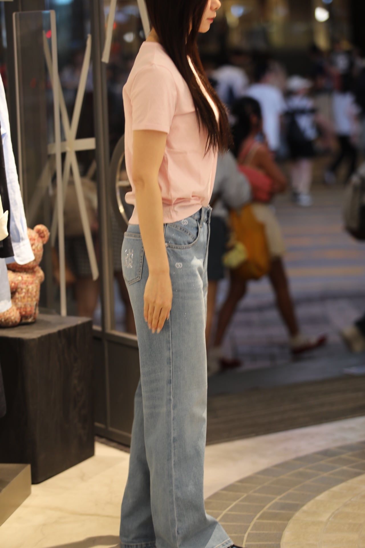  Jean xanh nhạt đính đá vẩy 
