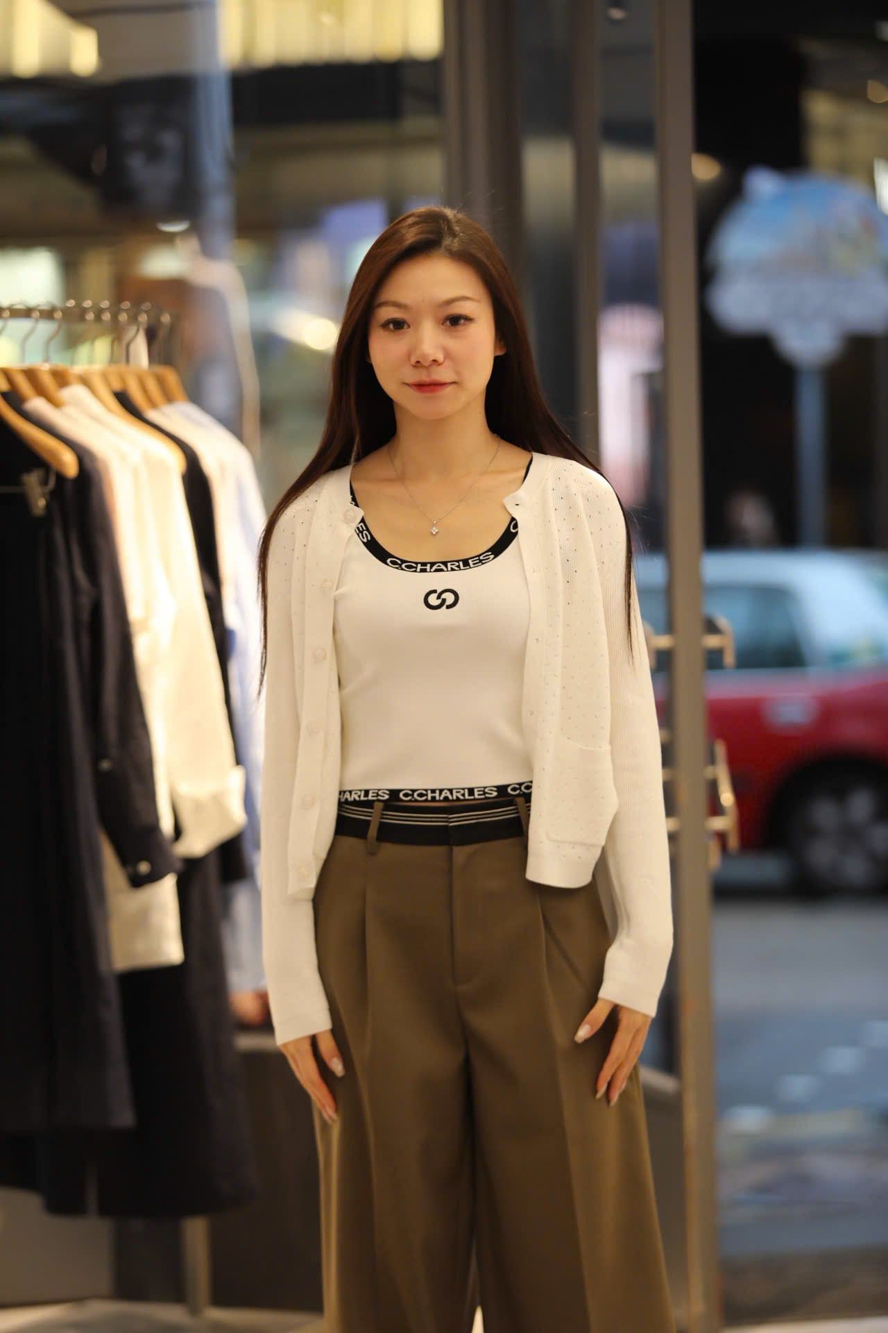  Tanktop Trắng Viền Đen Chữ Chạy 