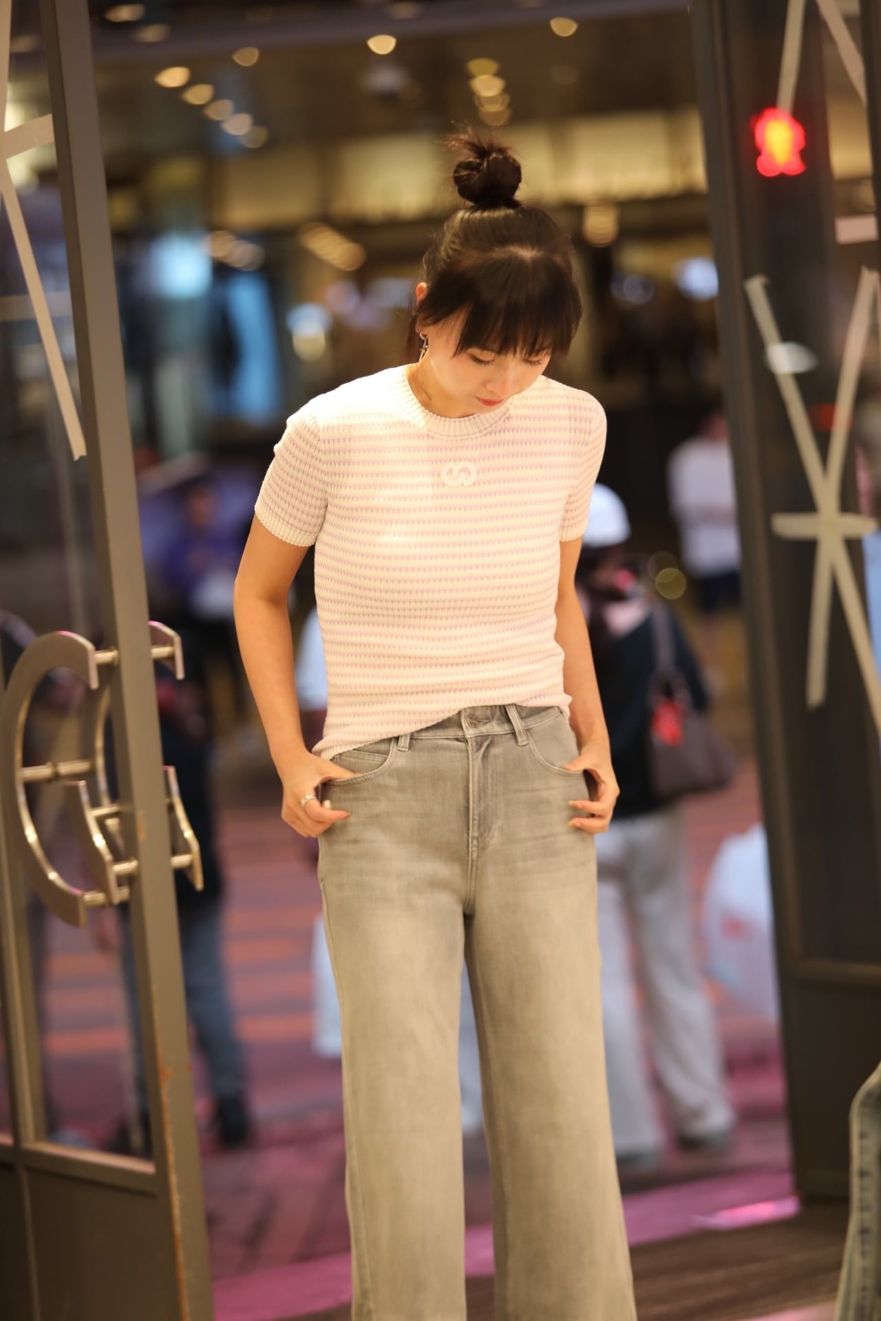  1.Quần jean suông xám tro mài -chữ túi sau 