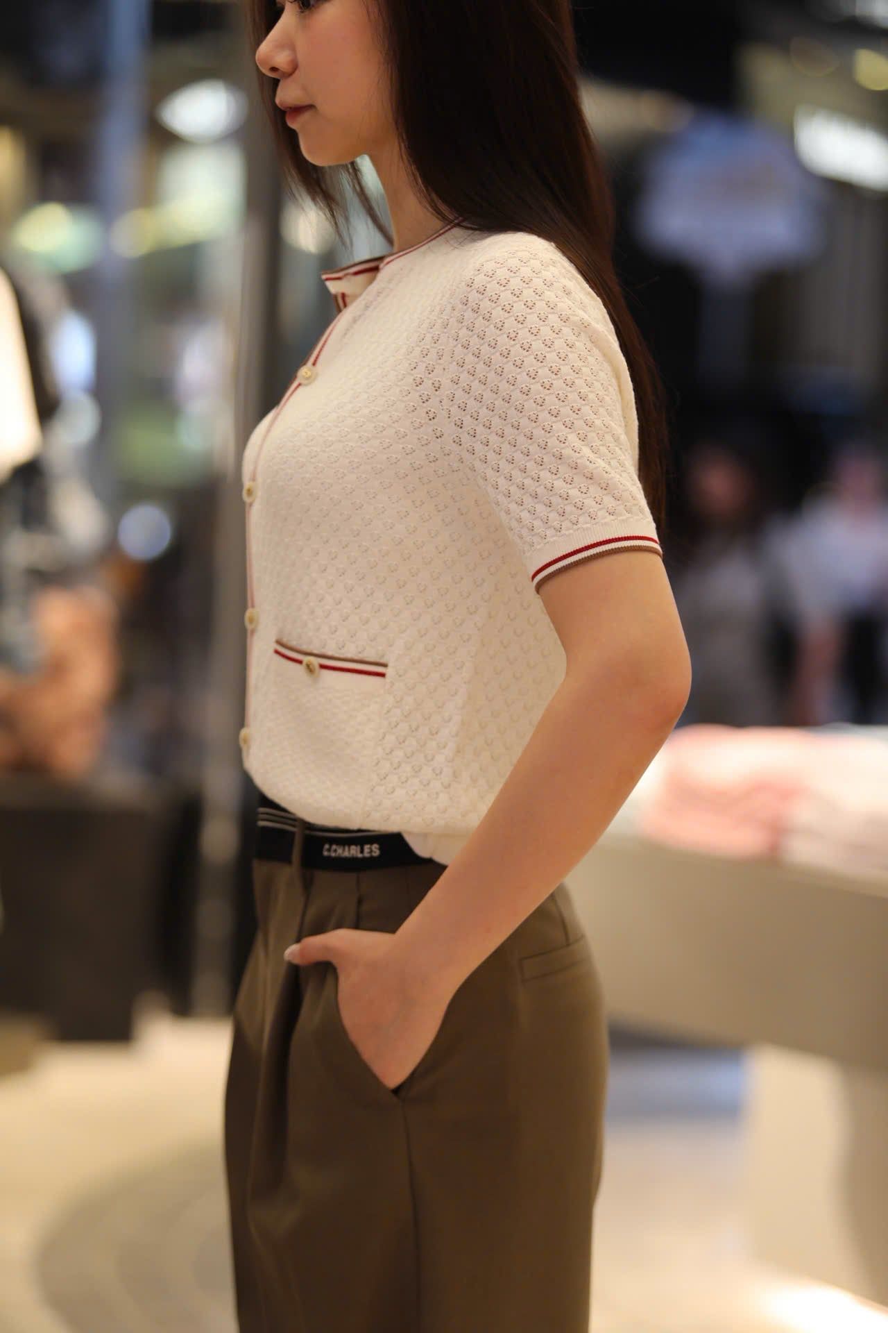  Áo CDG ngắn tay kem viền đỏ Burgundy 