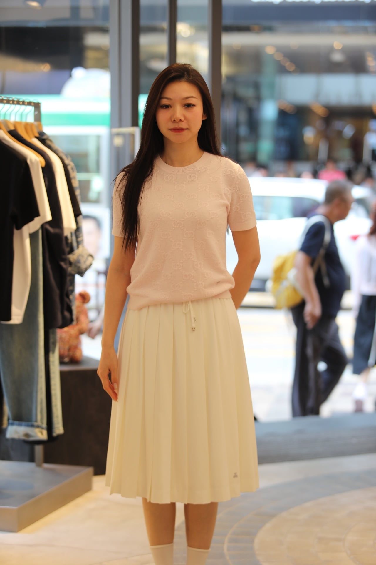 Áo ngắn tay Monogram, cổ tròn hồng pastel 